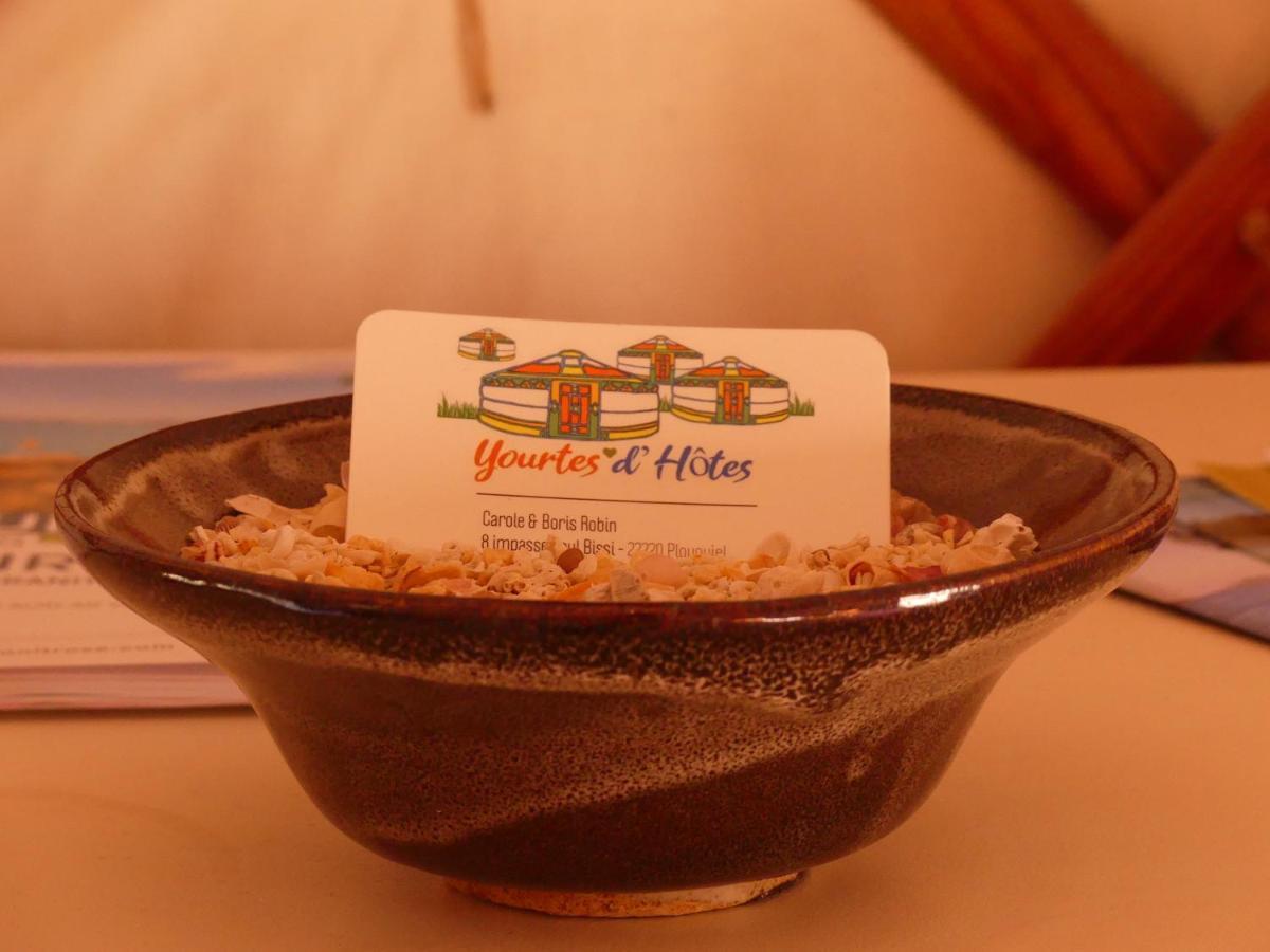 Les Yourtes D'Hotes Plouguiel ภายนอก รูปภาพ